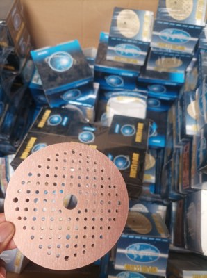 Superbe lot d abrasifs et divers Mèches bois,métal etc....,papiers à ponçé (feuille tou...)