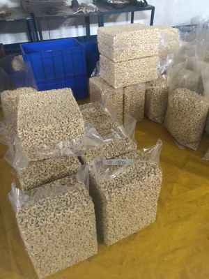 Cajoux décortiquer, Ananas frais, Mangues, Avocats