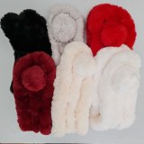 Echarpe fausse fourrure avec pompon