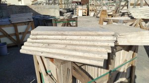 Travertin Beige Nuancé Margelle de Piscine Bord Arrondi 33x61x3cm rustique