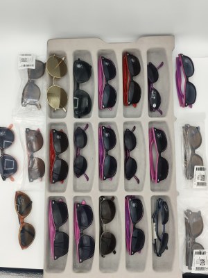 Stock lunette de soleil Neuve sans marque