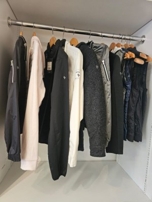 DESTOCKAGE MASSIF SUN VALLEY FEMME – PRIX CHOC 1200€ - LOT DE 100 PIECES -