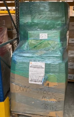 Camion complet solderie marchandises variées produits neufs