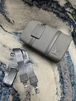 Sacoche Louis Vuitton