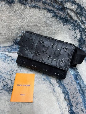 Sacoche Louis Vuitton