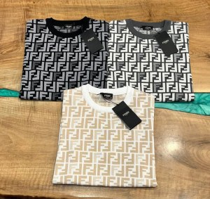 T-shirt fendi