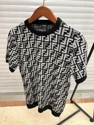 T-shirt fendi