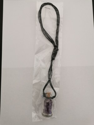 Pendentif fiole décorative avec éclats de pierre violette – sous sachet individuel