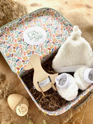 Oie en bois - porte bracelet de naissance