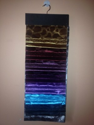 Stock tissu d'ameublement en rouleaux