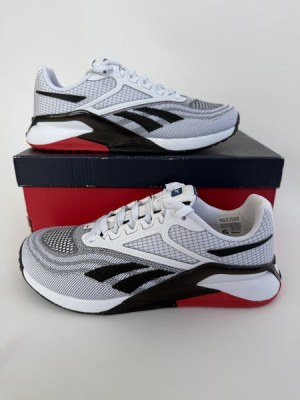 060101 Mix de chaussures de sport Reebok