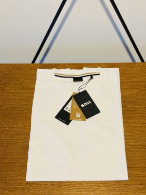 T-shirts Hugo Boss Homme – Plusieurs Couleurs – Tailles S à XXL – Déstockage