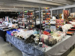 DESTOCKAGE FOURNITURES CREATION DE BIJOUX POUR EXPOSITIONS