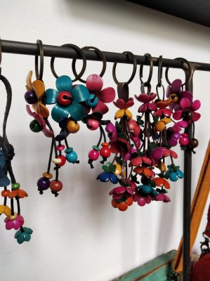 Vente de stock vêtements et accessoires femmes