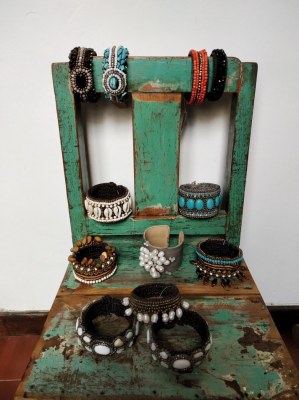 Vente de stock vêtements et accessoires femmes