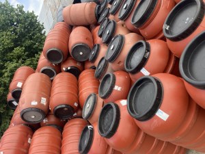 Bidon fut barrique doum stockage export abreuvoir pour animaux export goutte à goutte