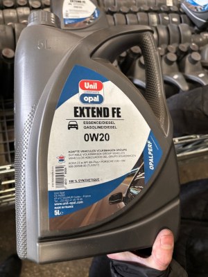 LOT HUILE AUTOMOBILE  UNI OPAL