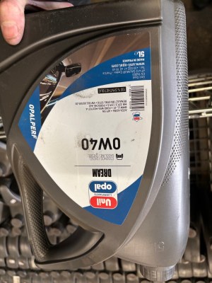 LOT HUILE AUTOMOBILE  UNI OPAL