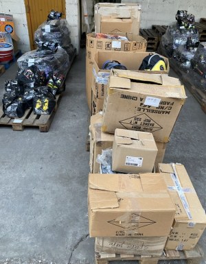 LOT N°8 : DE ROLLERS IN LINE, EN SAC, PROTECTIONS, PIÈCES DÉTACHÉES