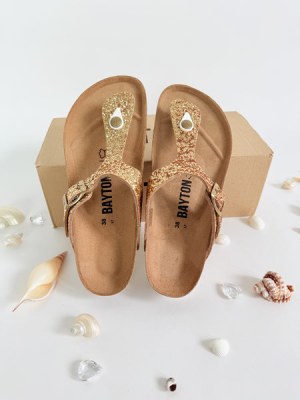 060118 Mix de chaussures d’été