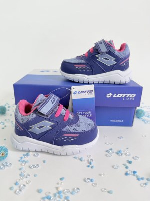 060120 Mix de chaussures enfant petites tailles