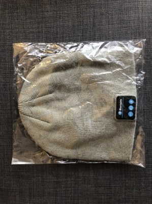 Bonnet bluetooth sans pompom GRIS