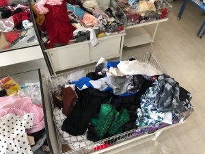 Lots de vêtements neufs tendance