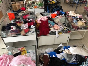 Lots de vêtements neufs tendance