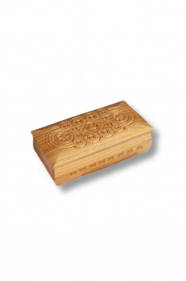 Boîte à bijoux en bois sculpté