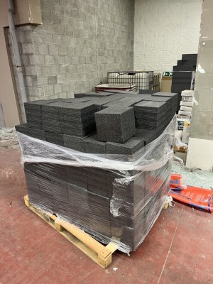 Lot de 10000 cubes de mousse 25x25cm polyuréthane dure