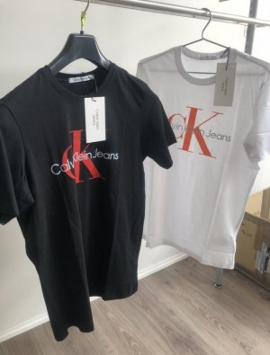 T-SHIRT CALVIN KLEIN JEANS