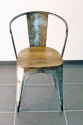 Chaise industrielle vintage vieilli