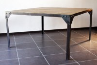 Table à manger industrielle acier et bois 140x140