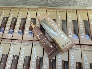 GROS LOT DÉSTOCKAGE MAQUILLAGE & PARFUMS NEUFS – IDÉAL REVENDEUR