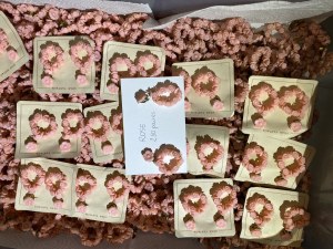 Lot de bijoux vintage - Boucles d'oreilles clip pendant créole petite fleur