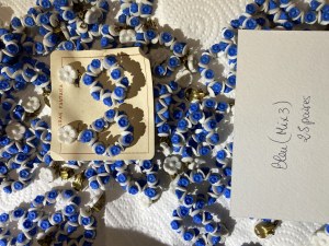 Lot de bijoux vintage - Boucles d'oreilles clip pendant créole petite fleur