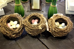 Nid d'oiseau en bois naturel