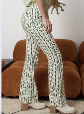 LOT 491 PANTALONS DAMES MARQUES neufs et étiquetés) issus d'invendus de collections mag...