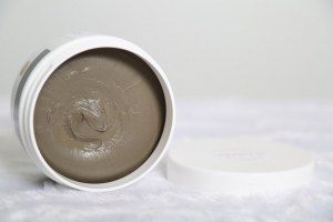 Masque de boue de la Mer Morte