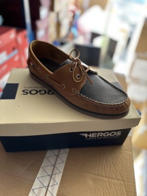 Chaussures en cuir b