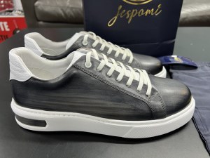 Déstockage Chaussures et accessoires en cuir de luxe pour hommes
