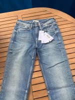 LOT DE 18 JEANS FEMME GUESS TAILLE 27/S/36