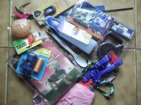 Lot revendeur chat chien,manteau,gourde,jouet,laisse,collier,cliquet,cuillère ..