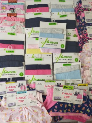 Lot de 56 Paquets de 2 Articles sous - vêtements Homme, Femme, Enfant soit 112 pcs " Li...