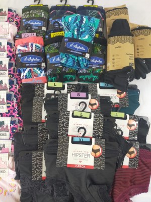 Lot de 56 Paquets de 2 Articles sous - vêtements Homme, Femme, Enfant soit 112 pcs " Li...