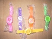 LOT REVENDEUR DE 200 MONTRES SILICONE