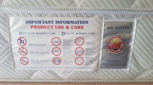 Chambre (lit, tables de chevet, armoire, commode)