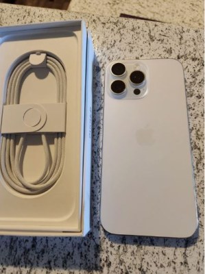 Apple iPhone 16 Pro Max - 512 GB - White Titanium ((SPECTRUM))