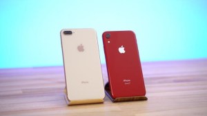 LOT IPHONE 8 ET XR COMME NEUF