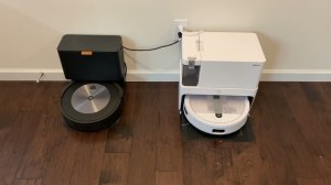 IRobot Roomba j7+ Self-Emptying Vacuum Cleaning